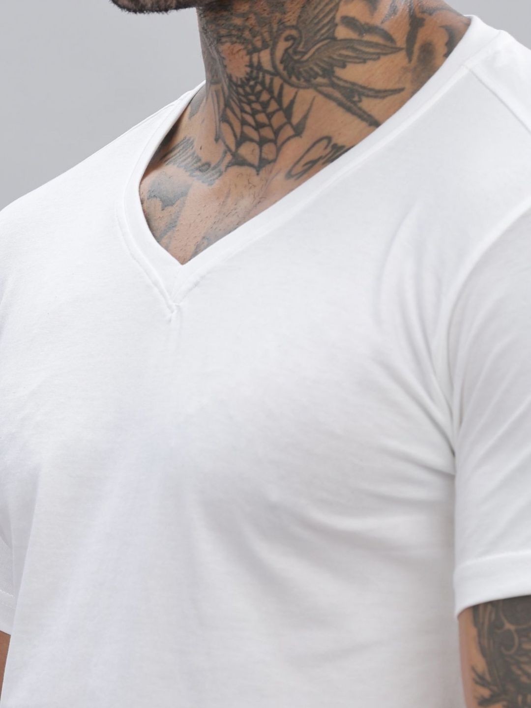ADRO Lelaki Solid V-Neck Cotton T-shirt