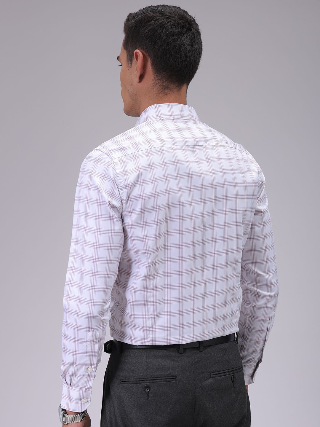The Indian Garage Co. X Luxe Men Cutaway Collar Checked Slim Fit Formal Shirt