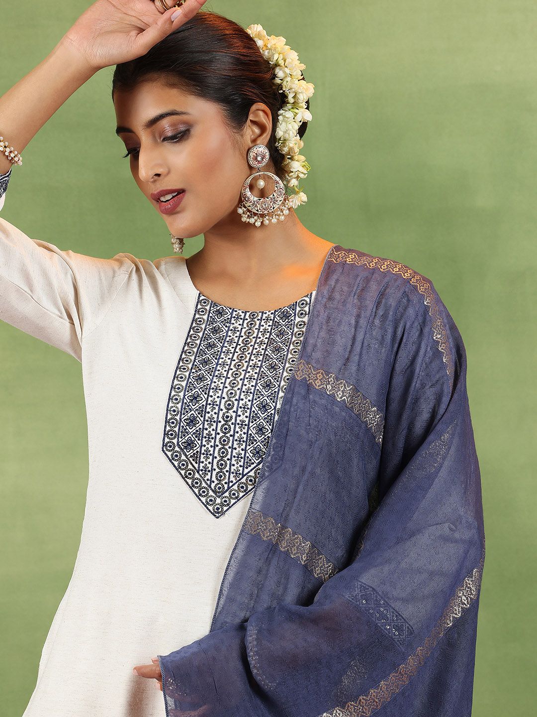 Libas Ethnic Motifs Embroidered Thread Work Straight Kurta With Trousers & Dupatta
