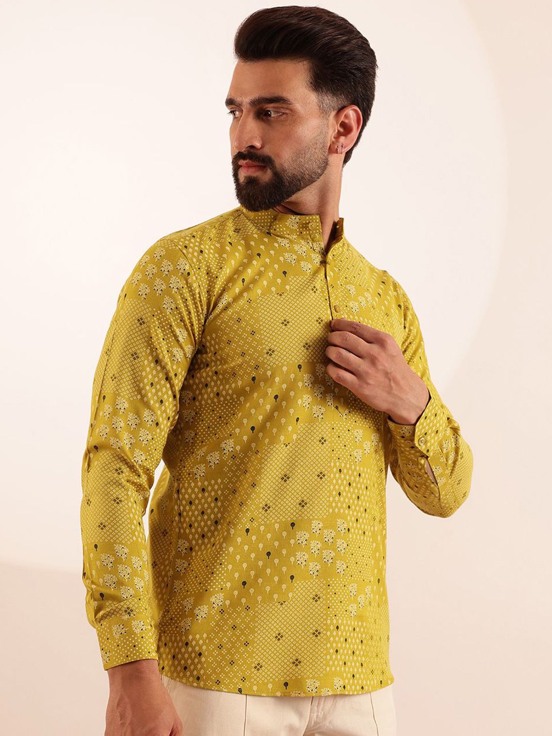 Kurta Pendek Kolar Mandarin Bercetak Motif Etnik Anouk