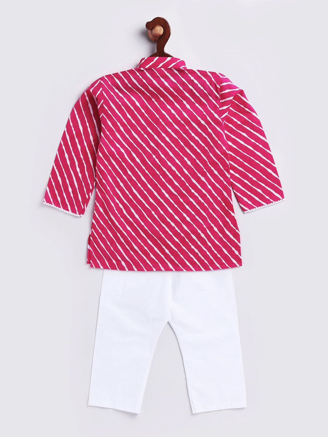 VASTRAMAY Boys Leheriya Printed Gotta Patti Pure Cotton Straight Kurta With Pyjamas
