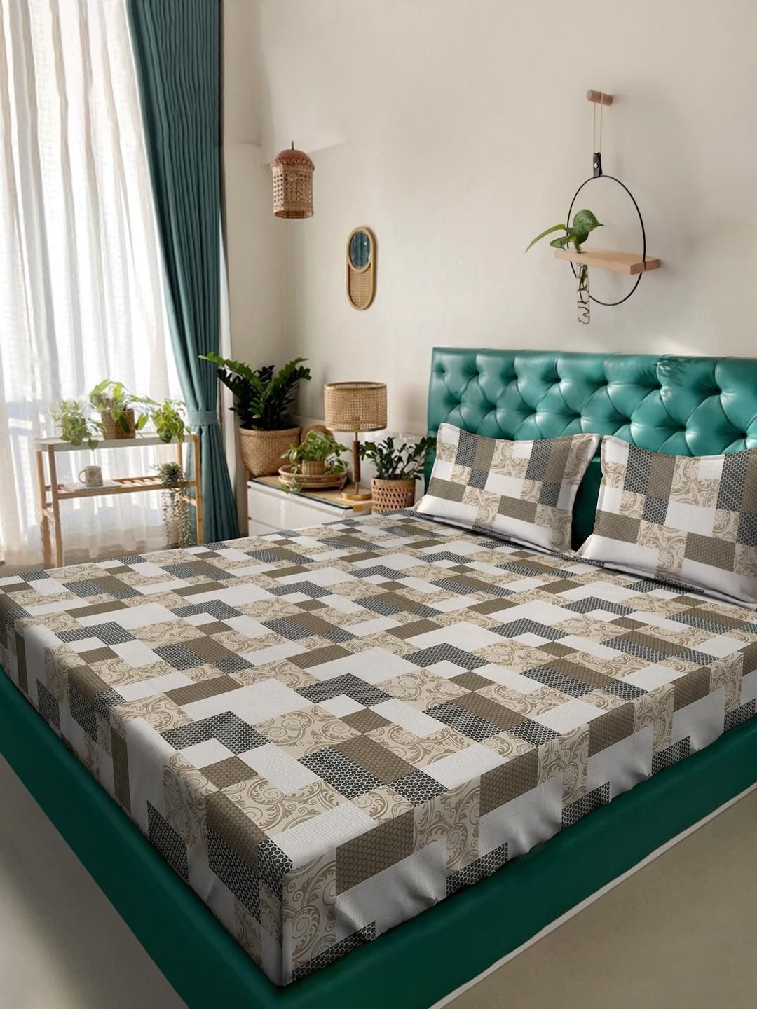 KLOTTHE Multicoloured Geometric 400 TC Pure Cotton King Bedsheet with 2 Pillow Covers