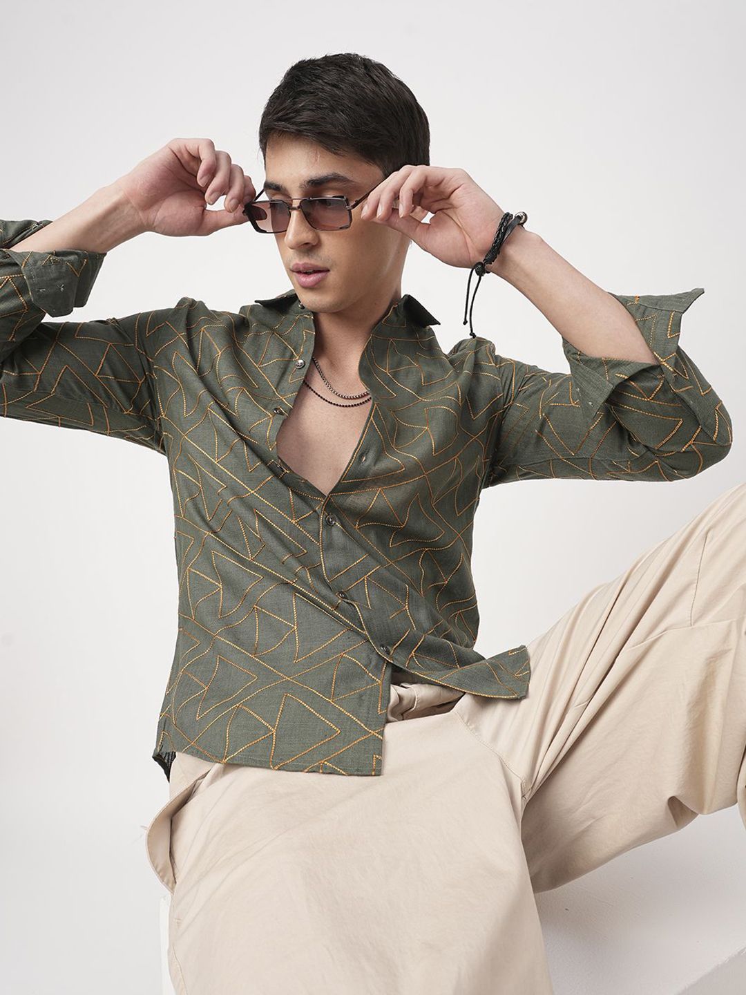 VASTRADO Men Classic Slim Fit Floral Opaque Casual Shirt