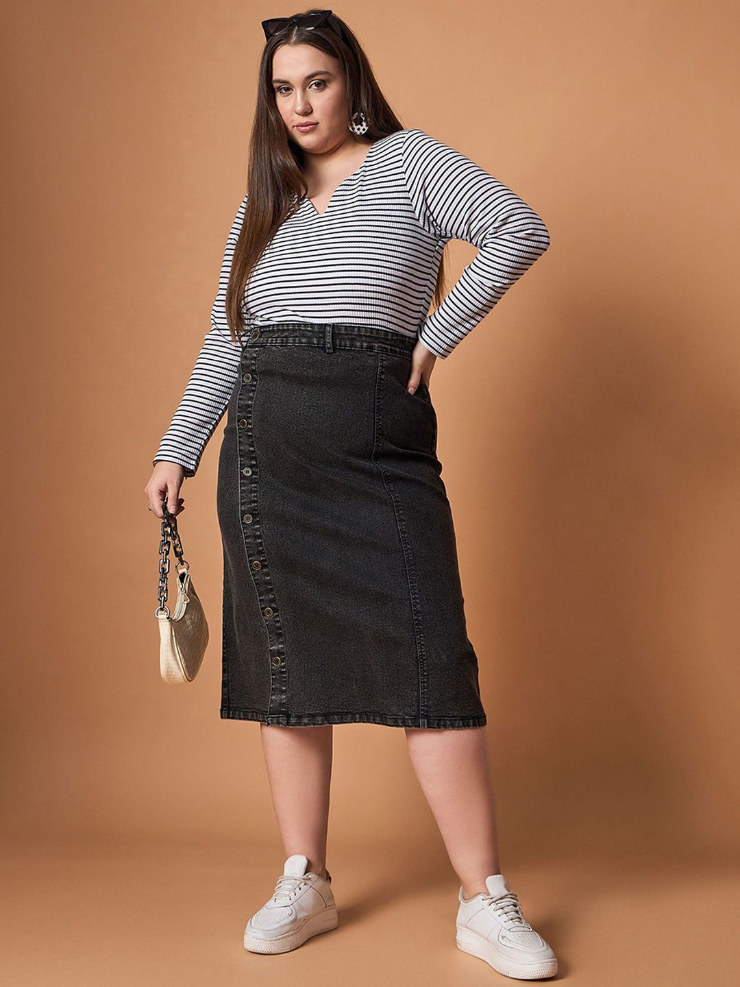SASSAFRAS Curve 
Denim Straight Midi Skirts