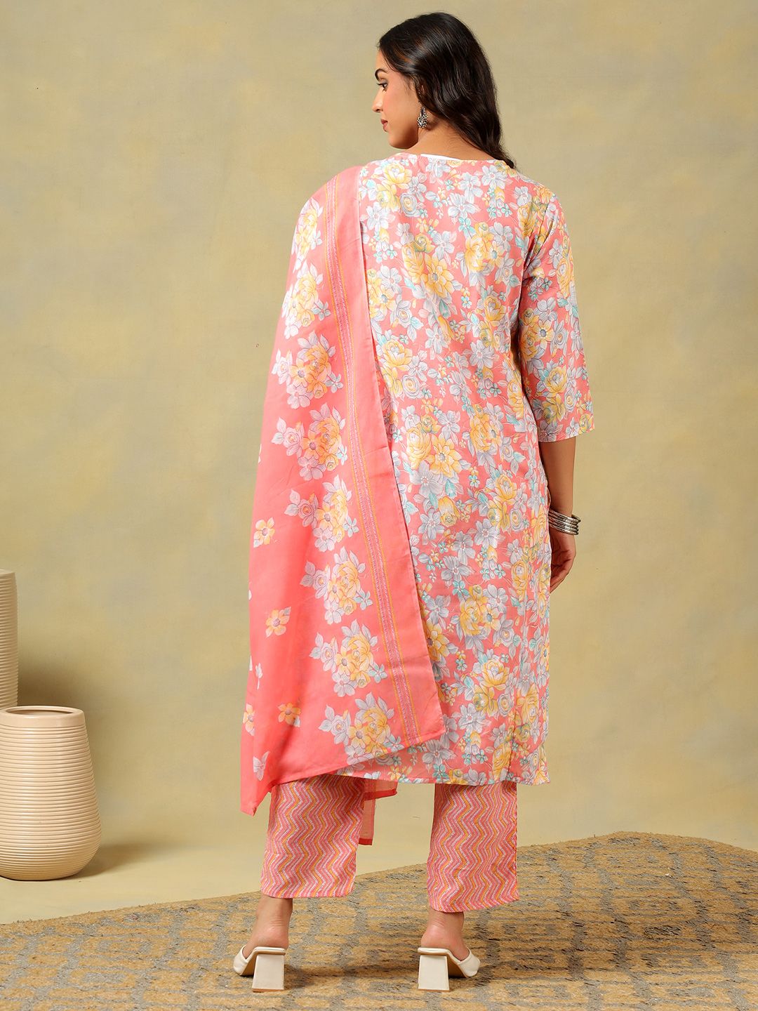 Mamicha Women Floral Printed Regular Thread Work Pure Cotton Kurta with Trousers & With Dupatta