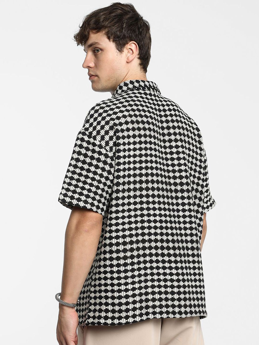 Campus Sutra Men Comfort Spread Collar Geometric Printed Polycotton Oversized Casual Shirt