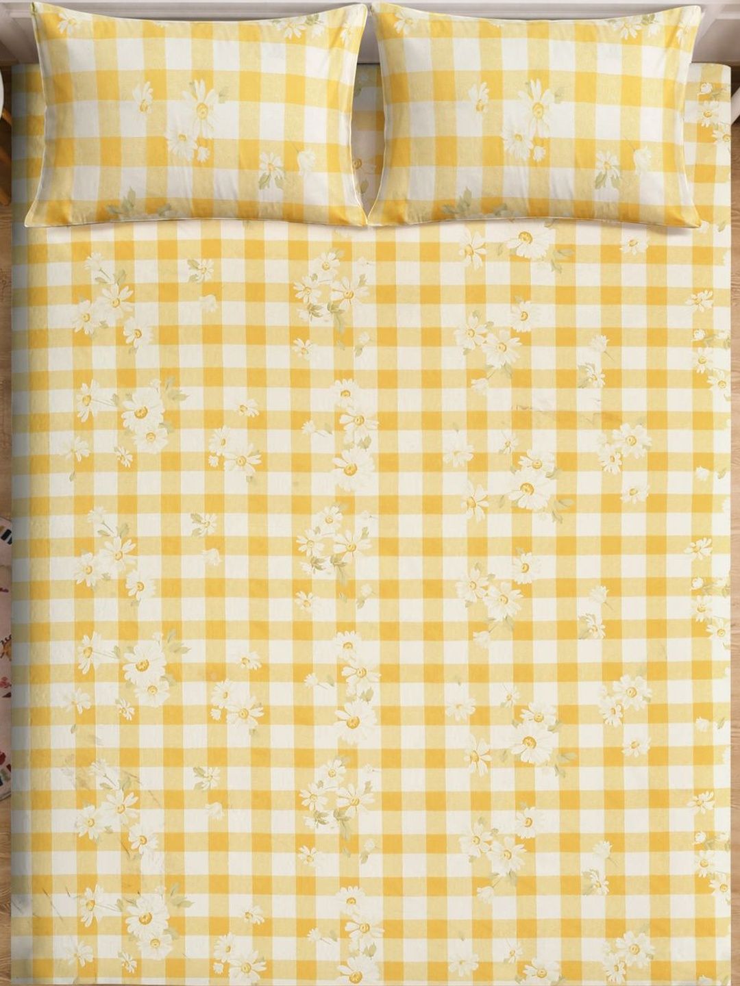 KLOTTHE Yellow & White Floral 300 TC King Bedsheet with 2 Pillow Covers