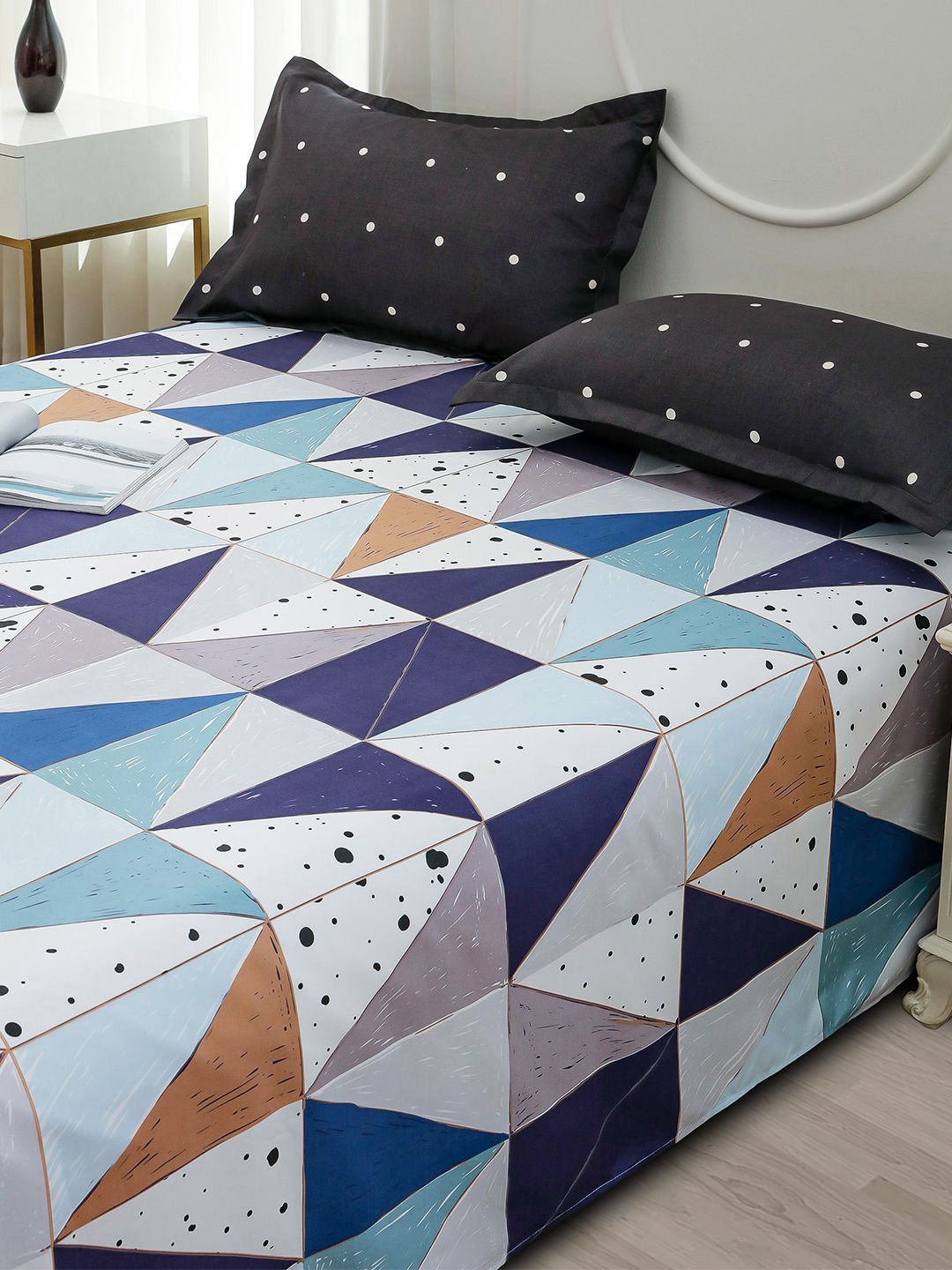 Story@home White Geometric Printed 240 TC Satin Finish Queen Bedsheet Set