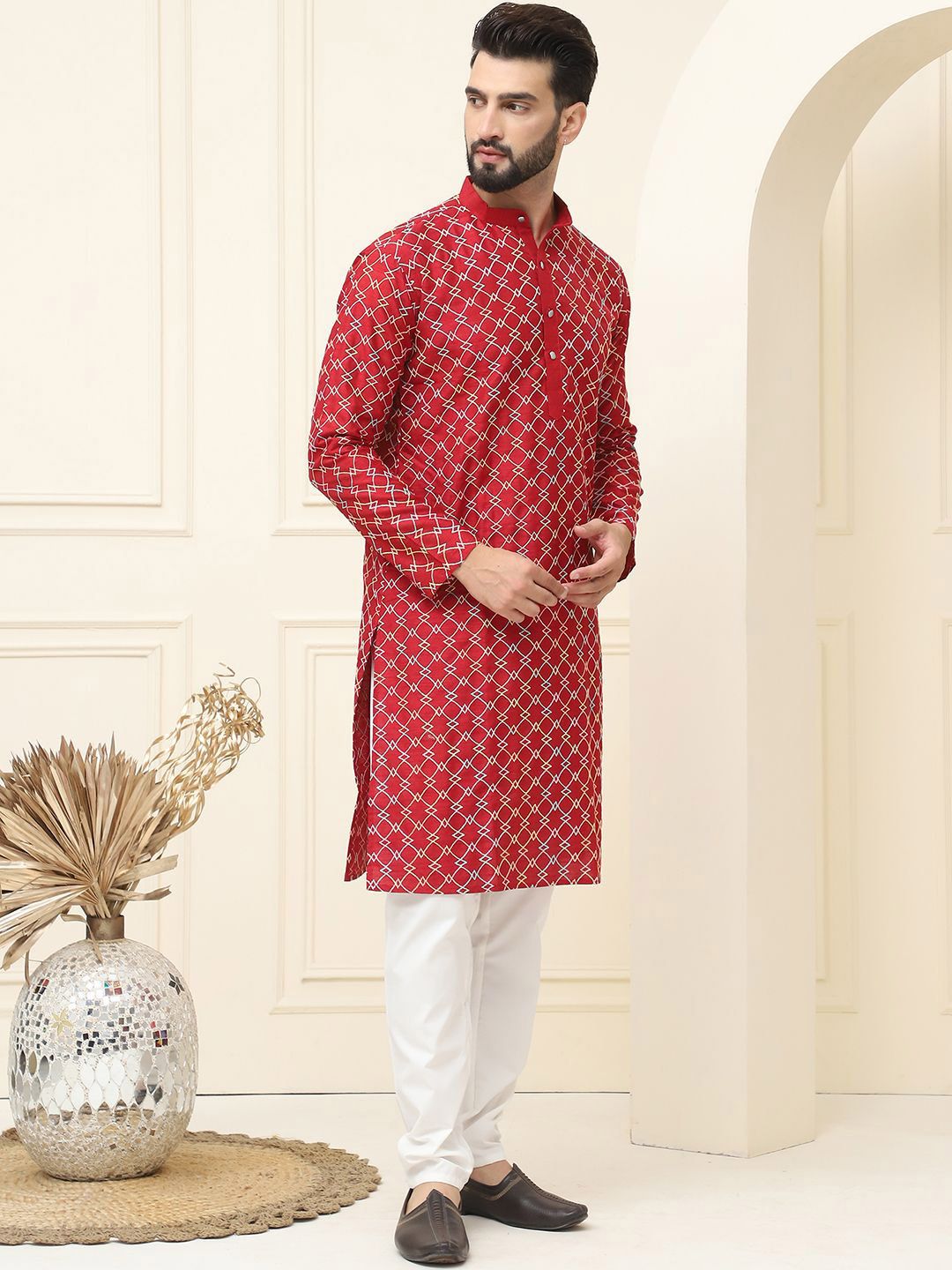 SOJANYA Geometric Embroidered Regular Thread Work Cotton Silk Kurta With Pyjama