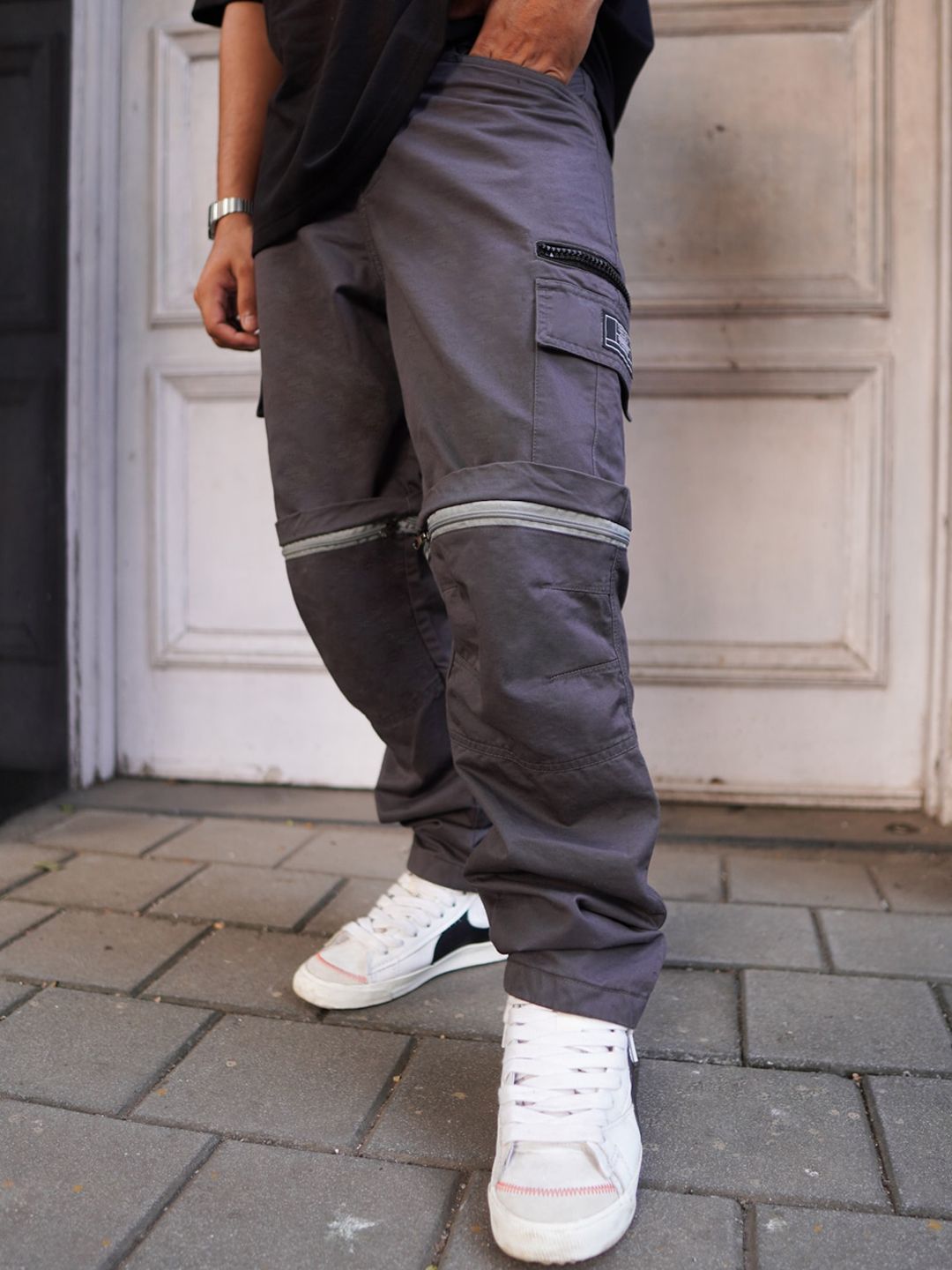 Powerlook Men Dark Grey Loose Fit Mid-Rise Cotton Cargos