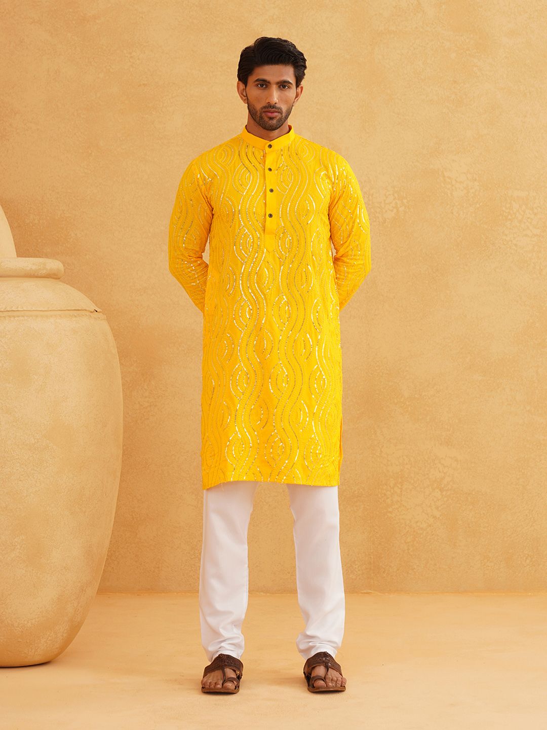 SOJANYA Motif Etnik Bersulam Kurta Kapas Tulen Labuci dengan Jaket Churidar & Nehru