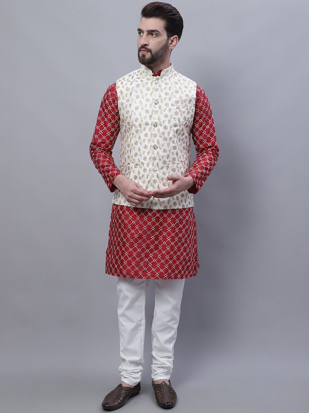 SOJANYA Sulam Kurta Lurus Dengan Jaket Churidar Dan Nehru