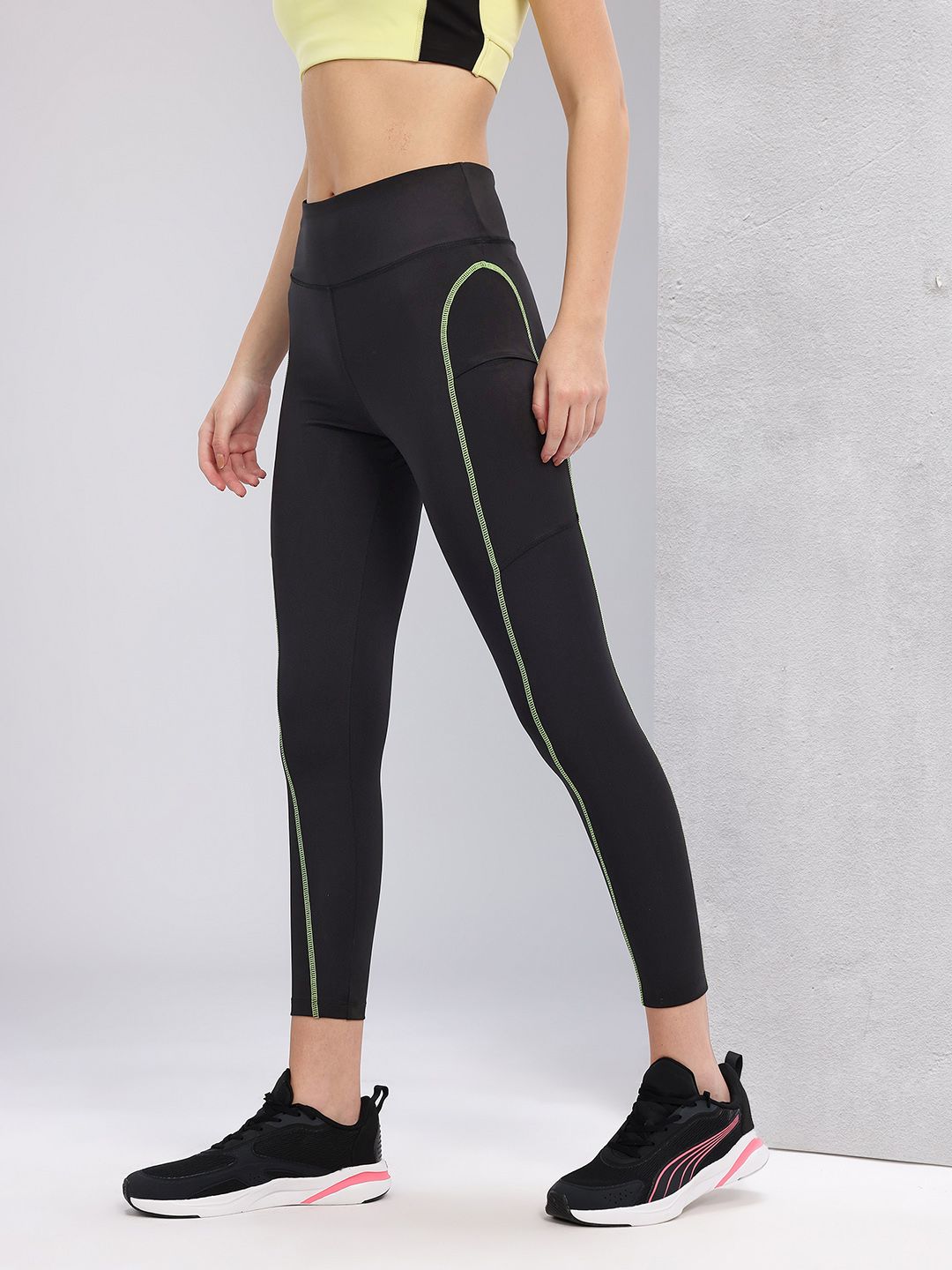 HRX by Hrithik Roshan Women Typography Printed Rapid-Dry Cropped Running Tights