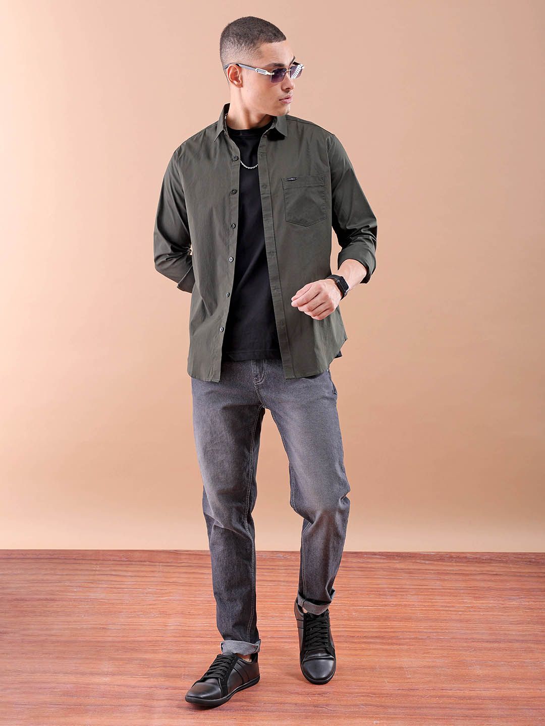 The Indian Garage Co Men Olive Green Solid Cotton Comfort Shirt