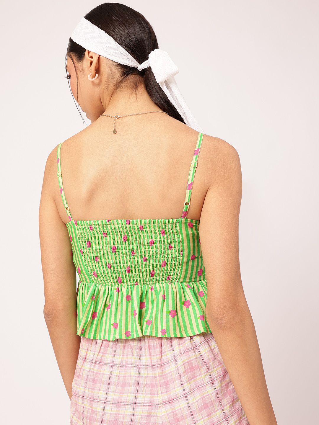 DressBerry Dreamy-Daisy Printed Shoulder Straps Smocked Peplum Top