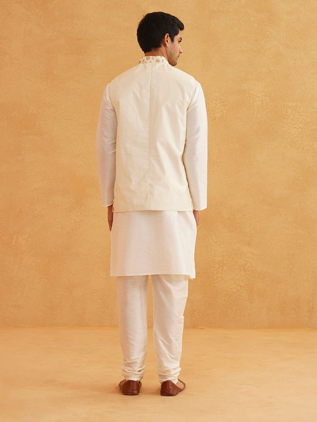 SOJANYA Mandarin Collar Kurta With Churidar & Nehru Jacket