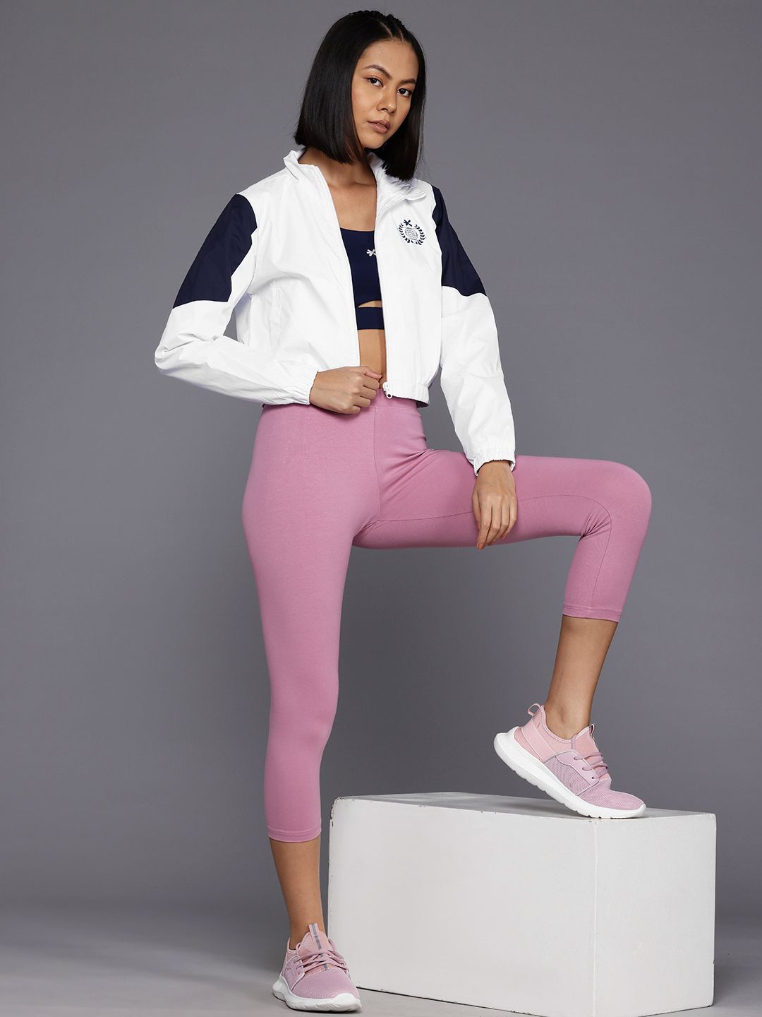 HRX by Hrithik Roshan Lifestyle Colourblocked Crop Jacket