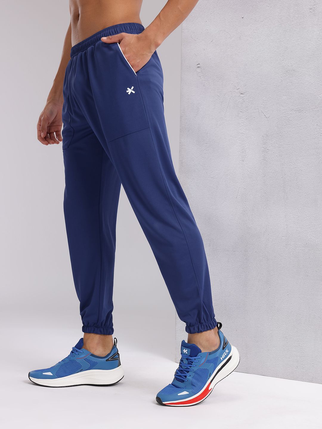 HRX by Hrithik Roshan Men Contrast Piping Rapid-Dry Training Joggers