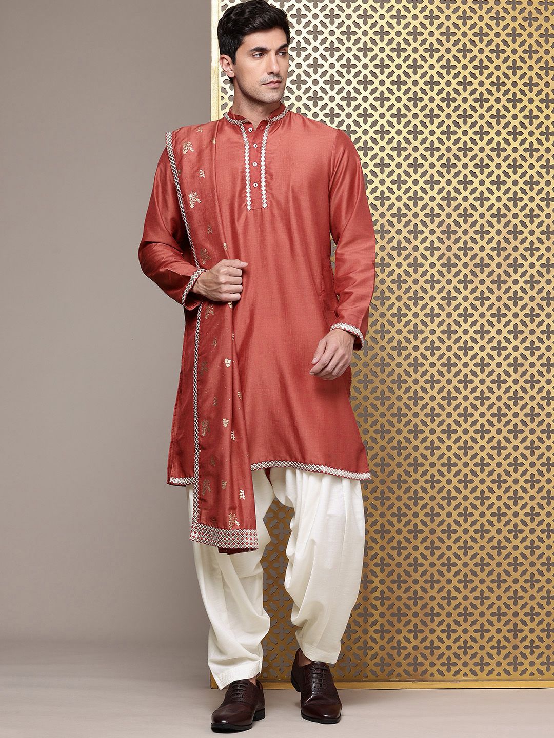 House of Pataudi Regular Jashn Kurta with Patiala & Dupatta