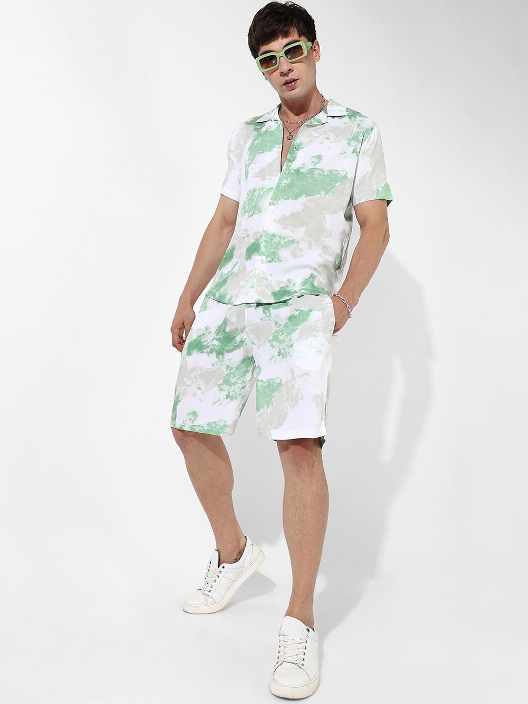 Campus Sutra Men Green & White Tie & Dye Shirt Collar Co-Ord