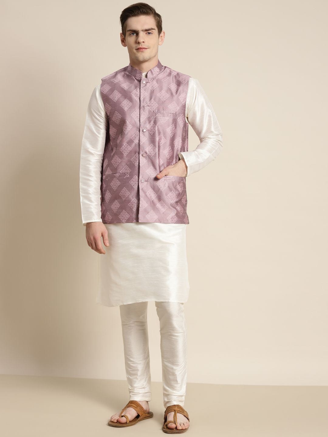 SOJANYA Men Off White Motif Etnik Kurta dengan Churidar