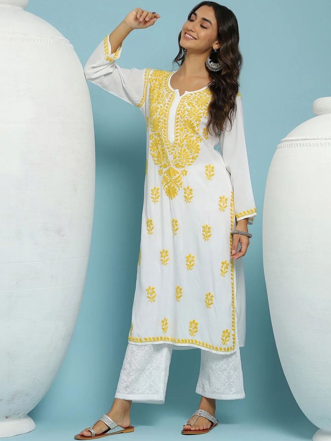 House of Chikankari Solid White Floral Embroidered Cotton Kurta