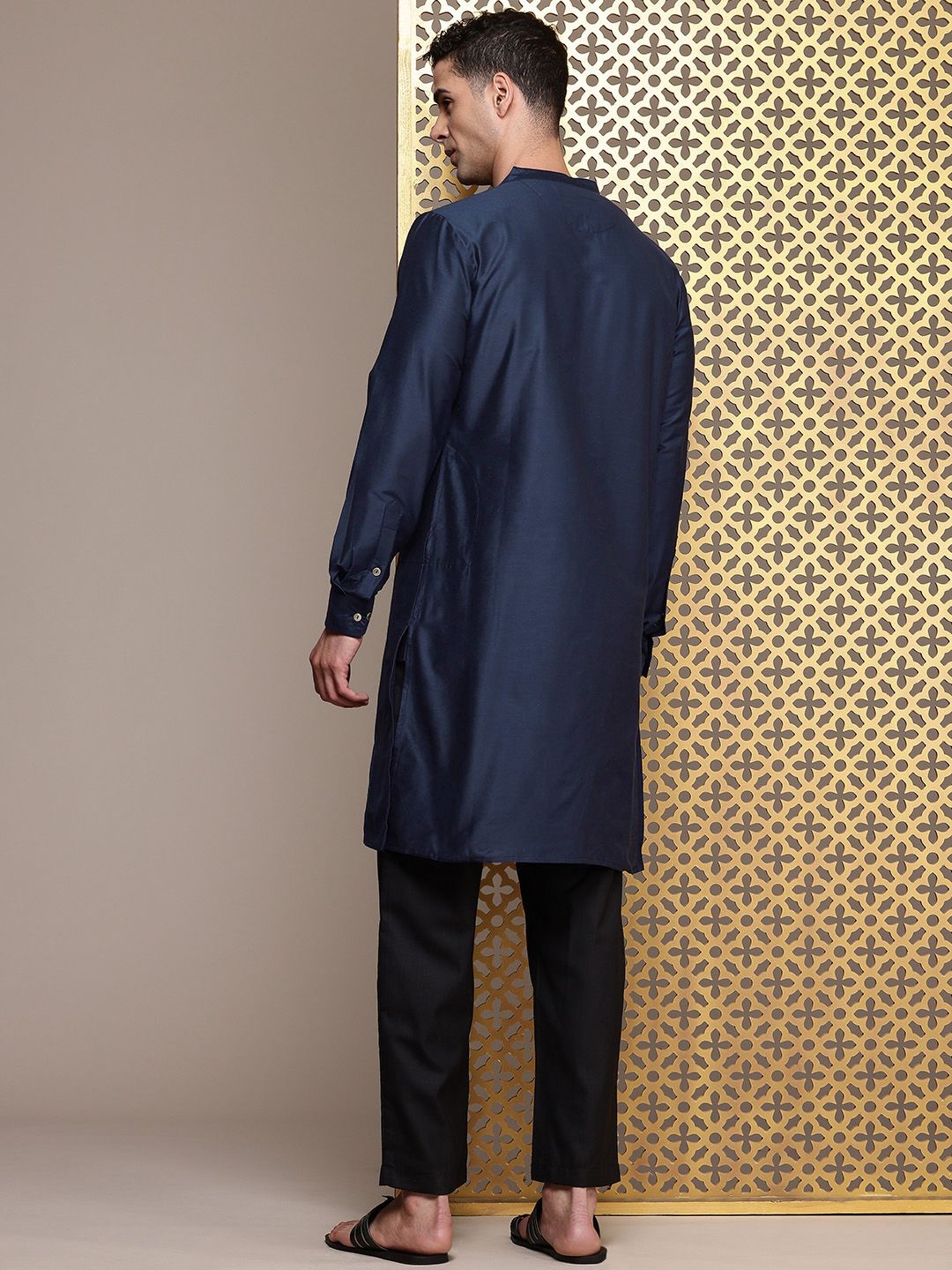 House of Pataudi Jashn Ethnic Motifs Yoke Design Indigo Zari Work Kurta
