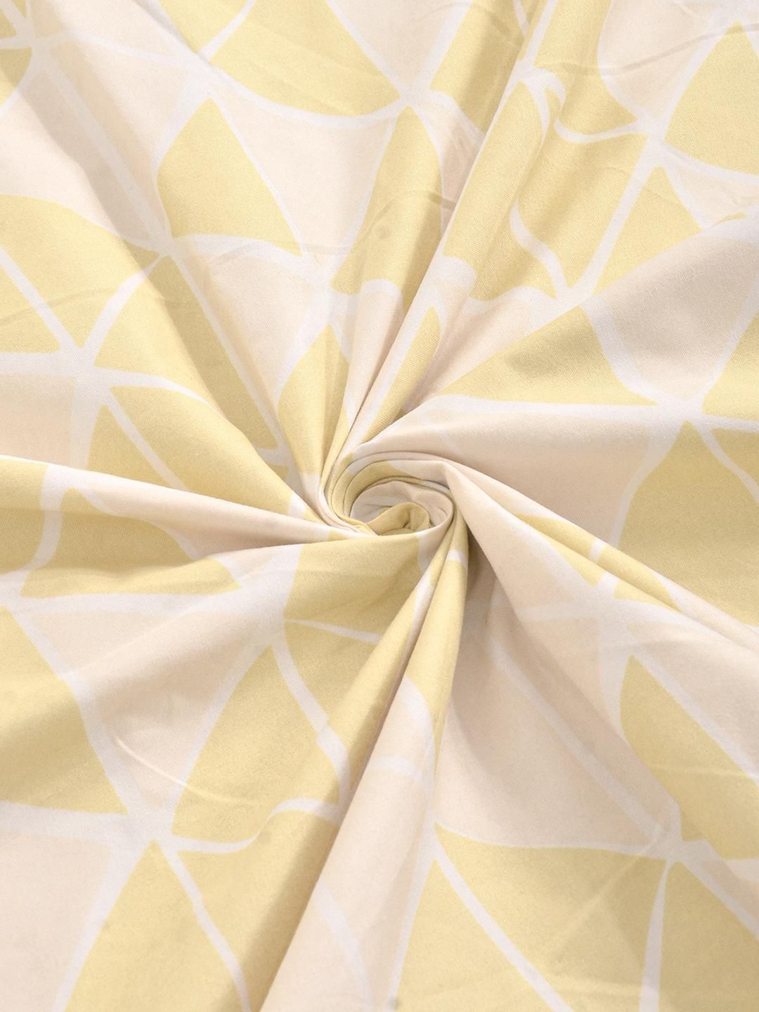 KLOTTHE Yellow Geometric 300 TC King Bedsheet with 2 Pillow Covers