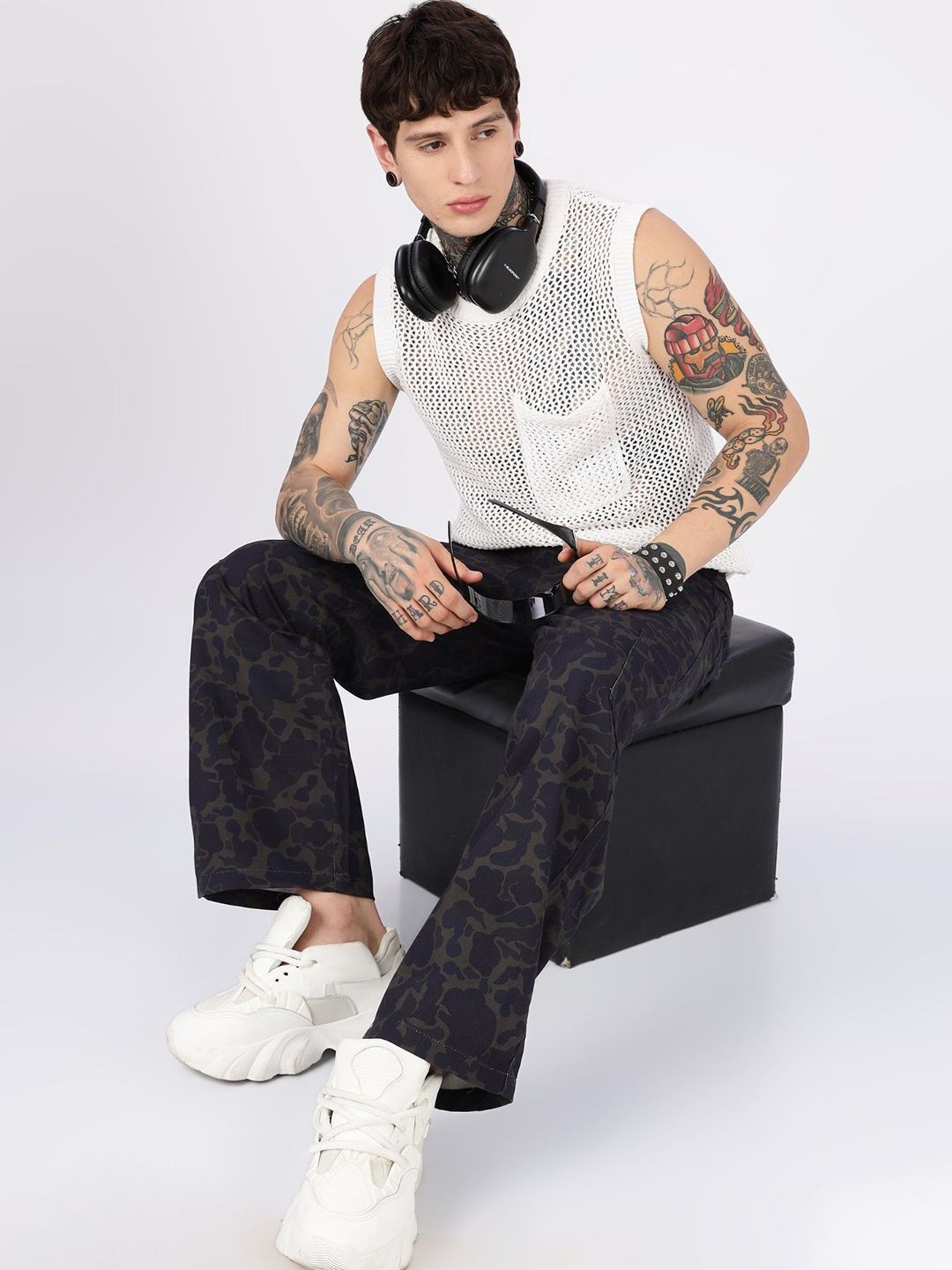 Eszett Men Camouflage Print Baggy Cargos Trousers