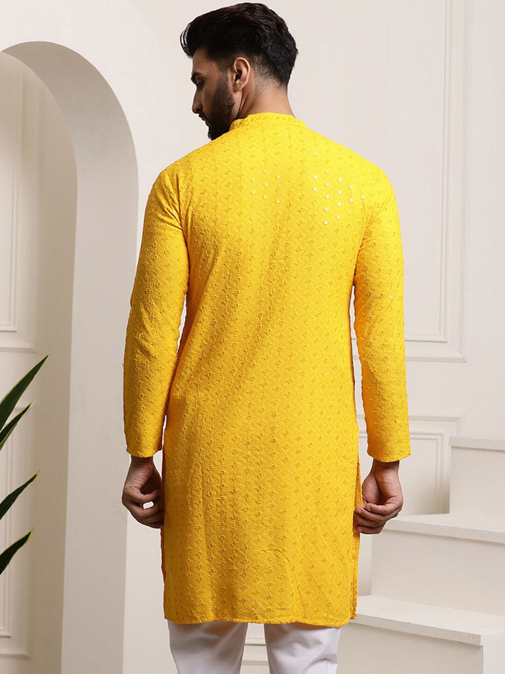 SOJANYA Motif Etnik Bersulam Kolar Mandarin Kurta Pure Cotton