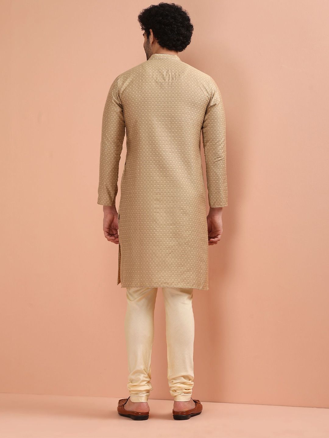 KISAH Men Ethnic Motifs Woven Design Kurta with Churidar
