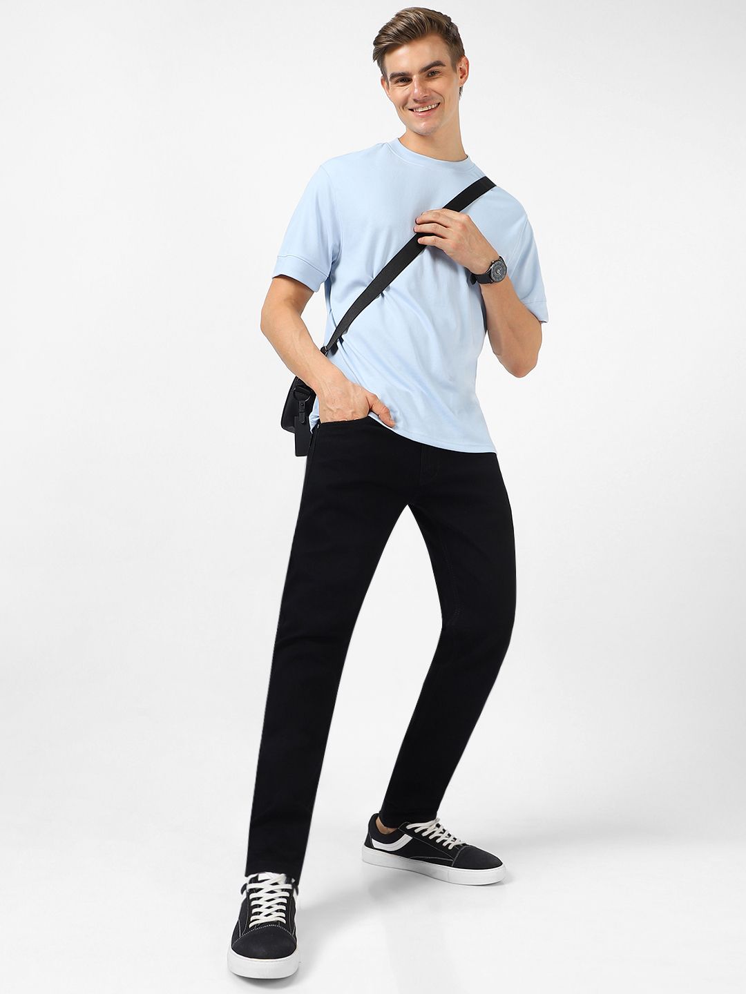 Urbano Fashion Men Black Slim Fit Mid-Rise Clean Look Stretchable Jeans