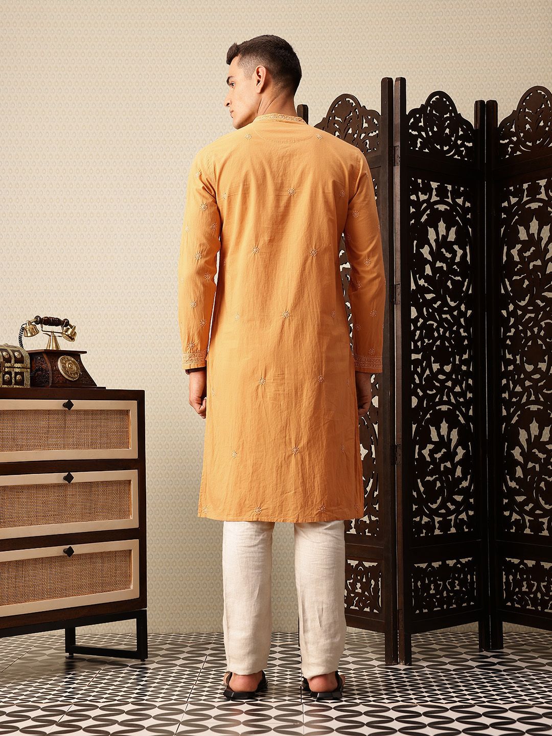 House of Pataudi Floral Embroidered Pure Cotton Jashn Kurta