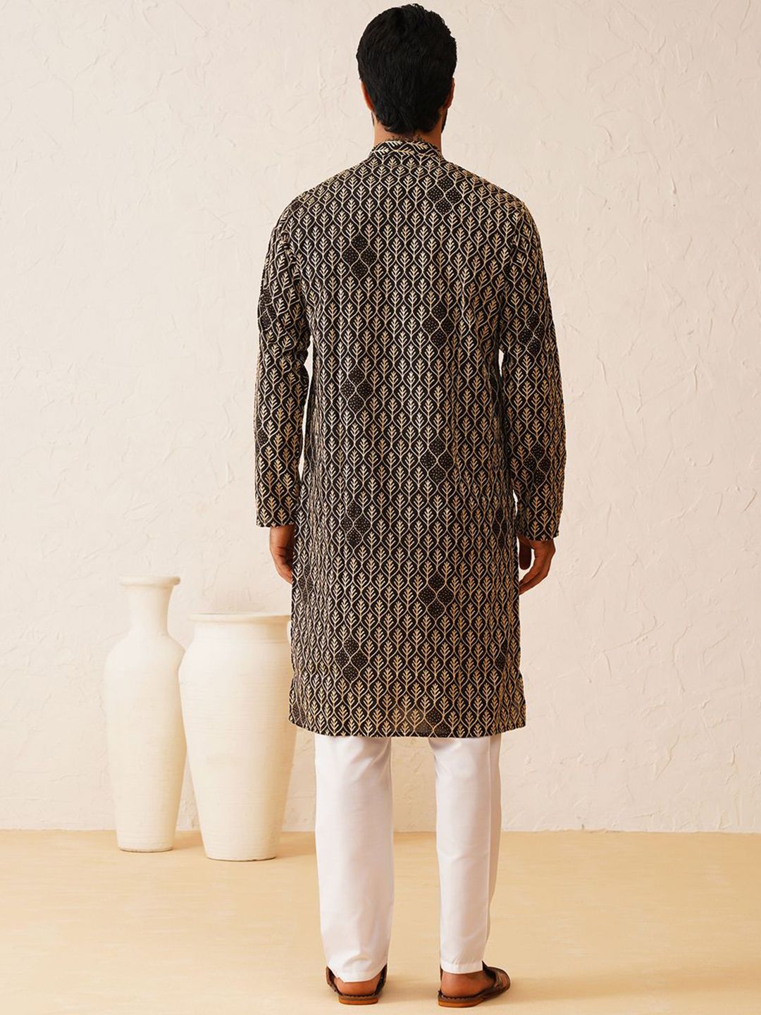 SOJANYA Ethnic Motifs Embroidered Thread Work Detailed Pure Cotton Kurta With Pyjamas