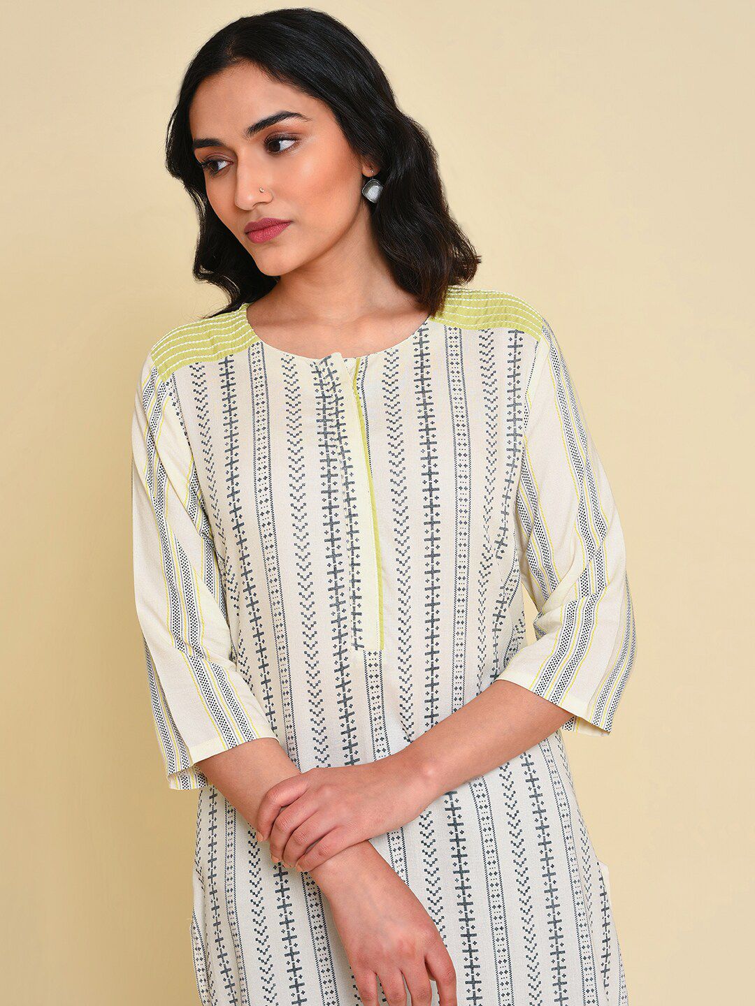 W Ethnic Motifs Printed Straight Kurta with Trousers