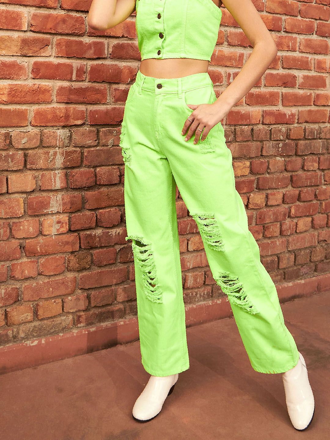 SASSAFRAS Women Fluorescent Green Straight Fit Highly Distressed Pure Cotton Jeans
