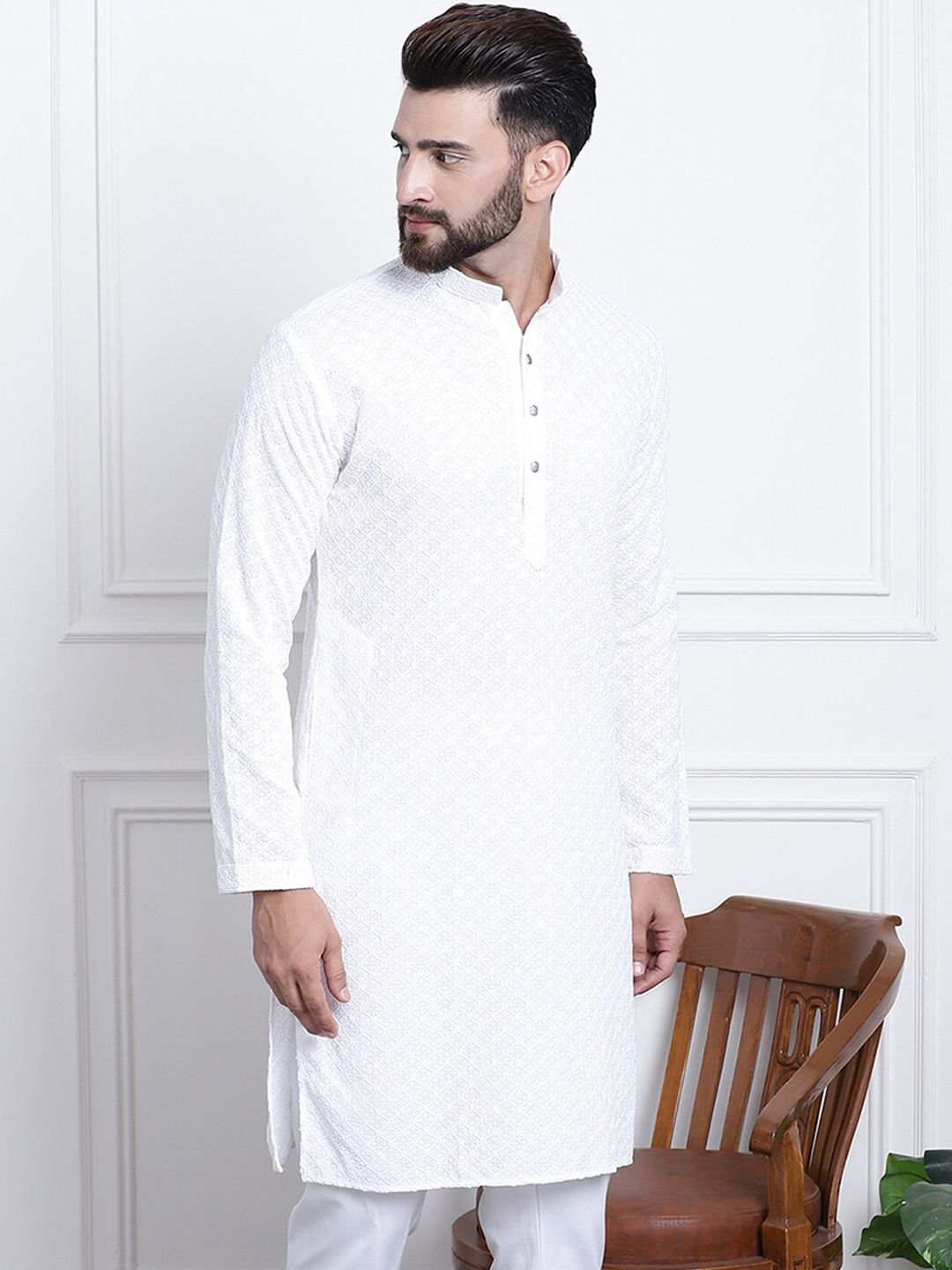 SOJANYA Floral Embroidered Mandarin Collar Pure Cotton Kurta
