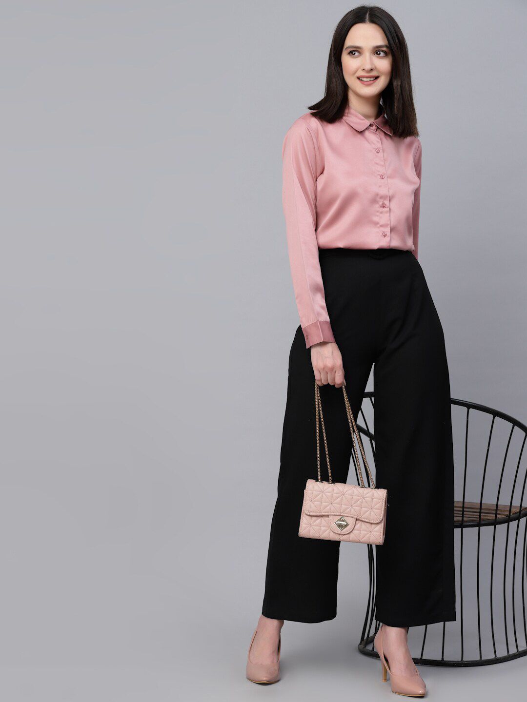 Gaya Satin Finish Satin Menyebarkan Kolar Formal Shirt
