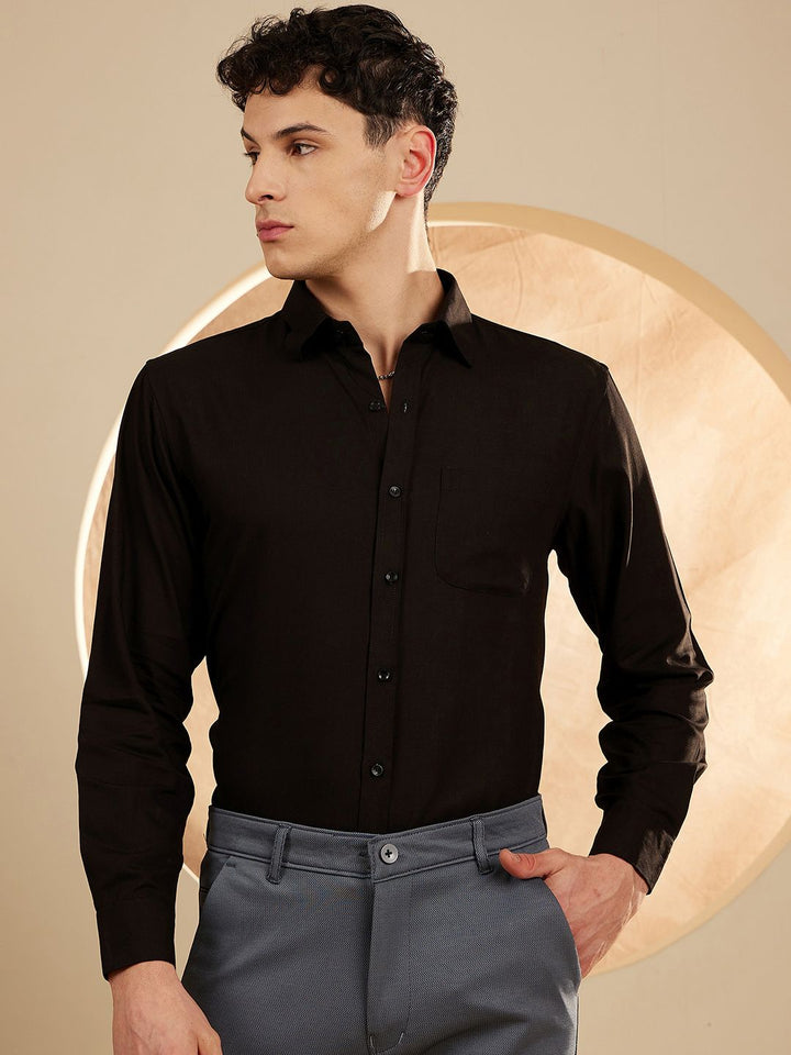 DENNISON Men Black Smart Slim Fit Solid Formal Wrinkle Free Shirt