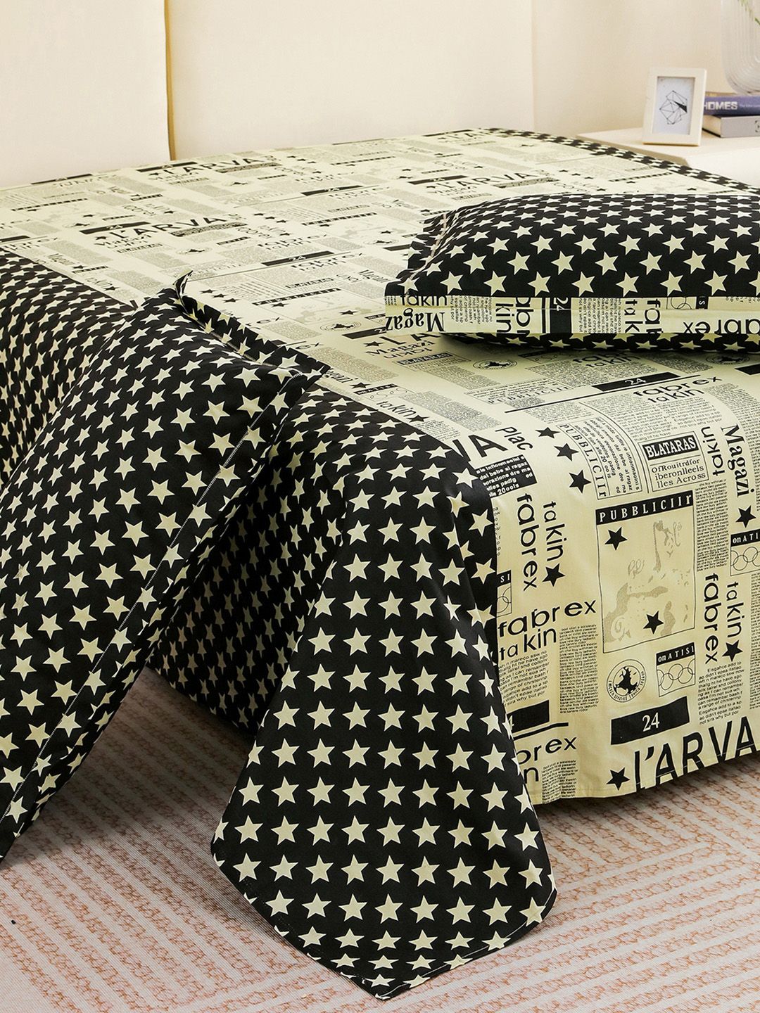 Story@home White Black Cotton 210 TC 1 King Double Bedsheet with 2 Pillow Covers