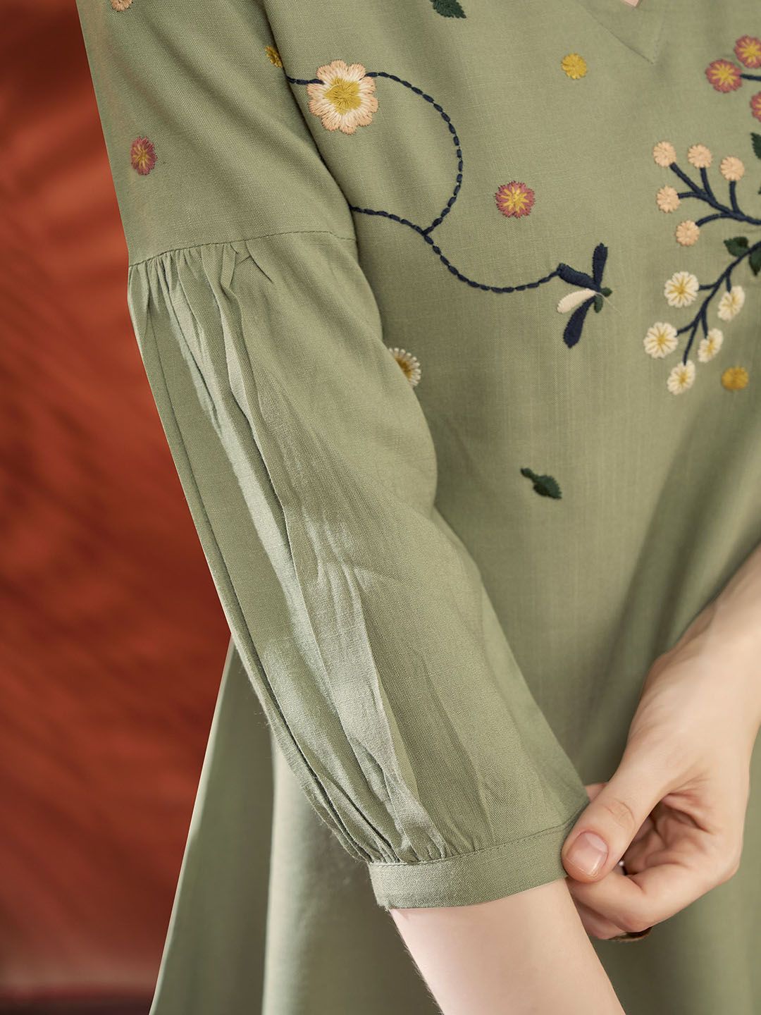 Anouk Women Floral Embroidered Above Knee Kurta