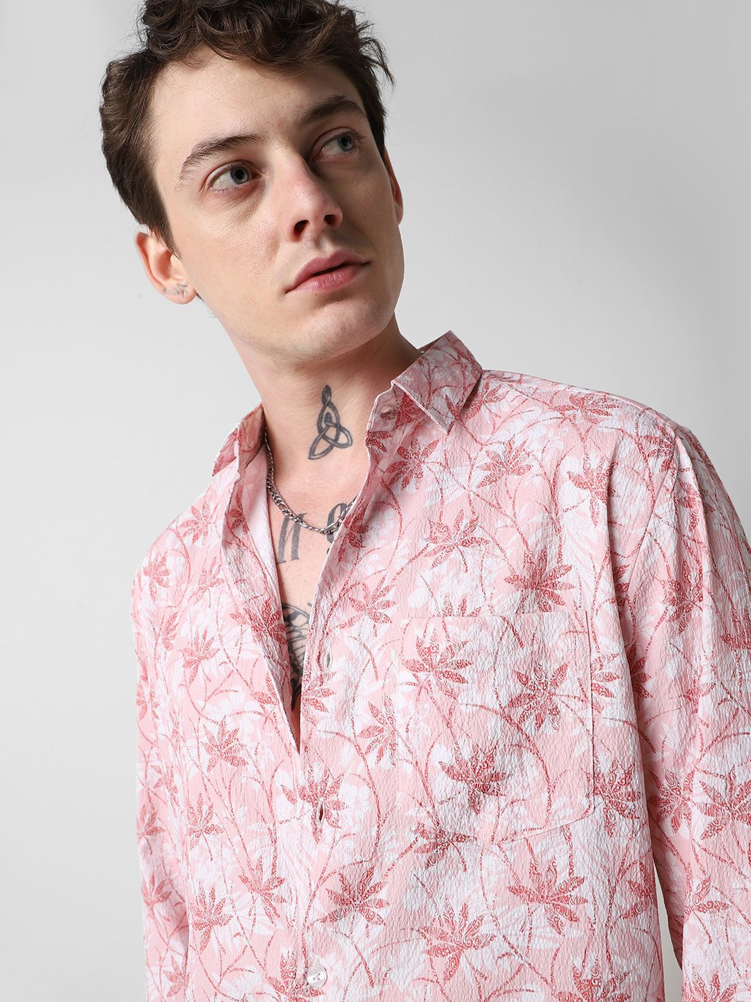 VASTRADO Classic Floral Printed Spread Collar Creased  Shirt