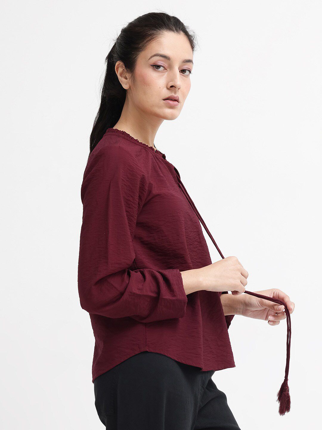 RAREISM Solid Tie-Up Neck Top