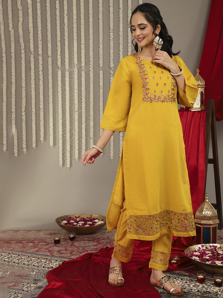Varanga Women Floral Yoke Design Kurta with Trousers & Dupatta