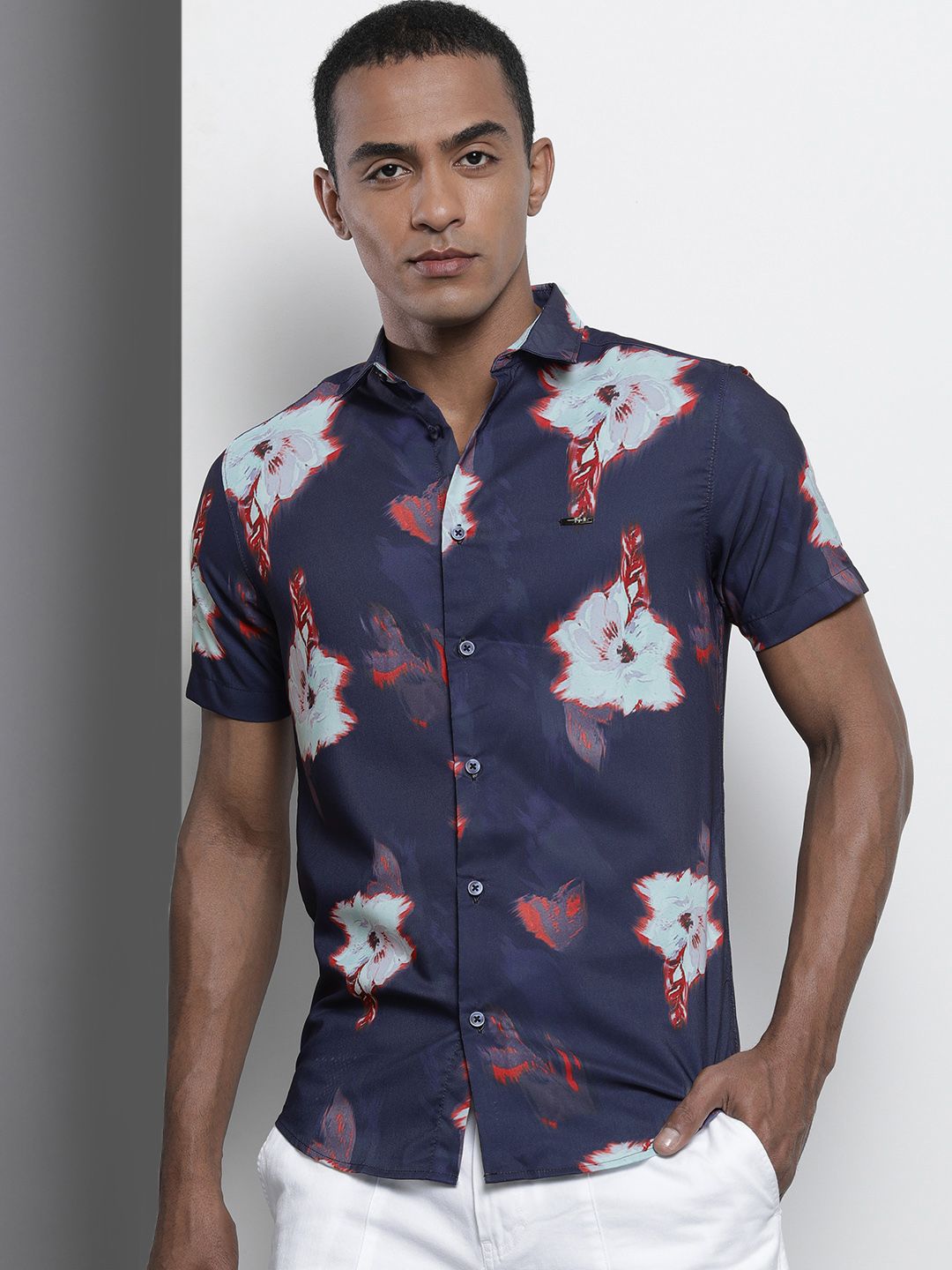 The Indian Garage Co Men Slim Fit Abstract Printed Resortwear Shirt