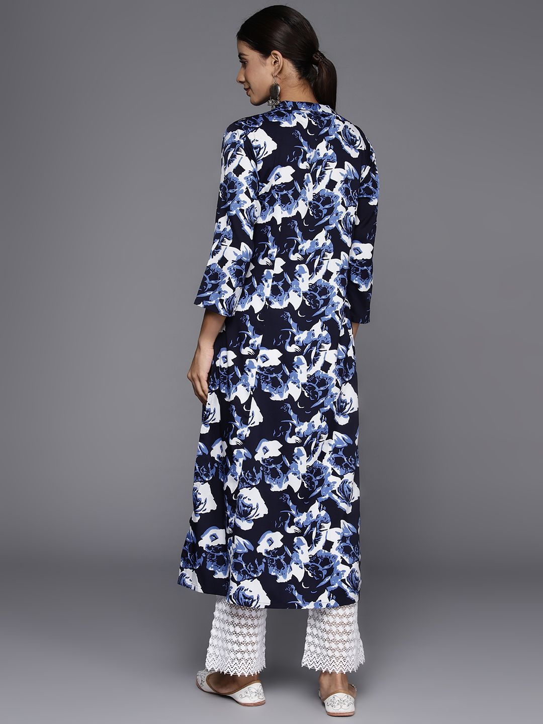 Varanga Floral Printed Mandarin Collar Crepe Kurta