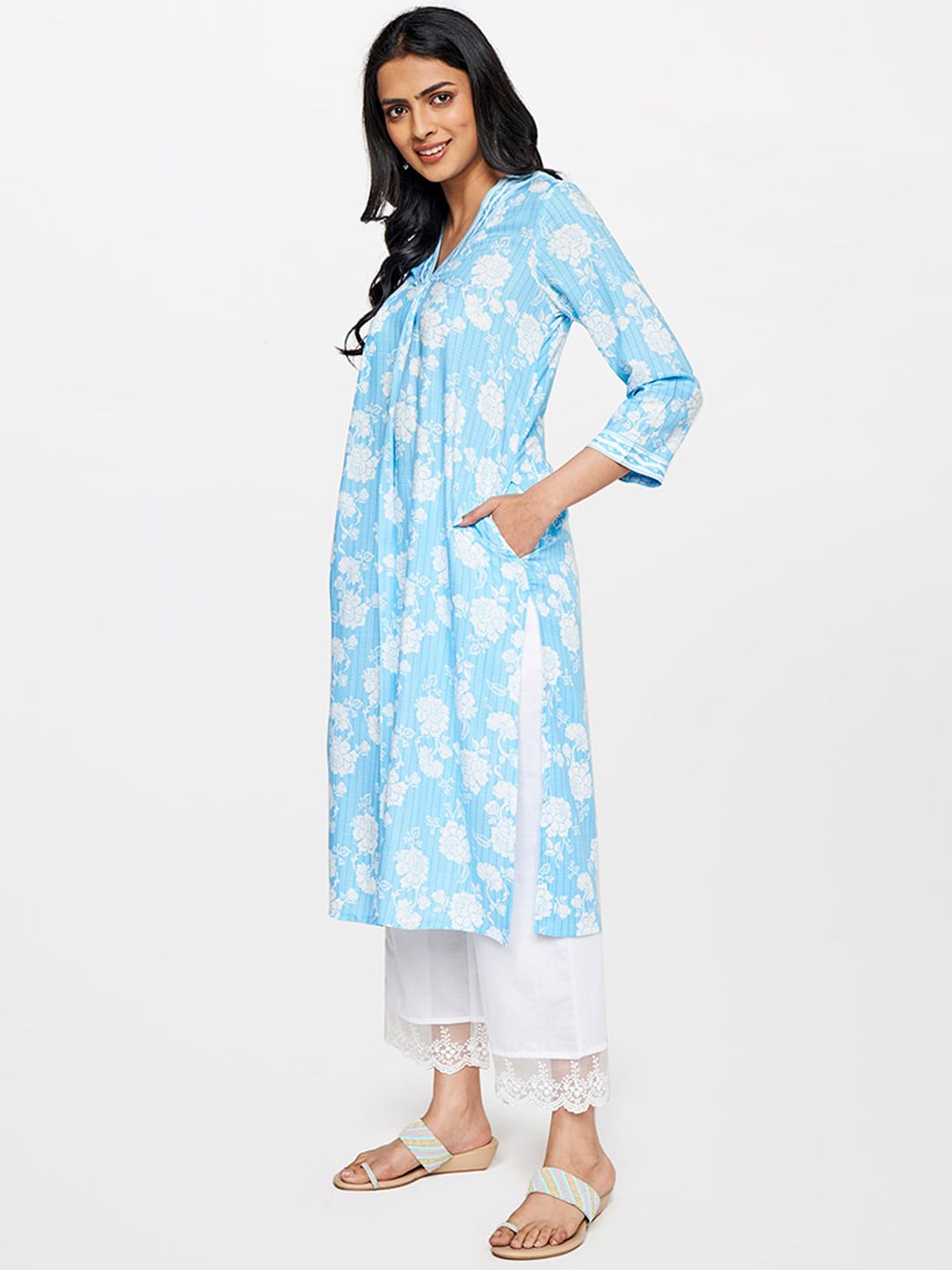 Global Desi Women Floral Printed Regular Sleeves Kurta