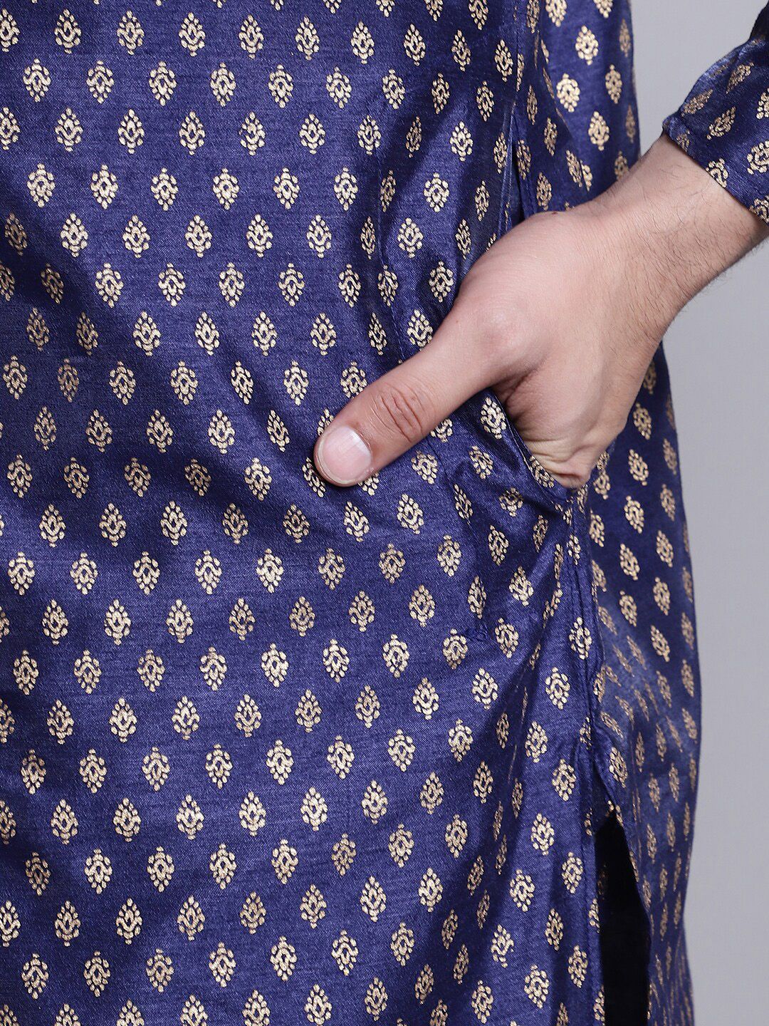 SOJANYA Ethnic Motifs Printed Mandarin Collar Straight Kurta