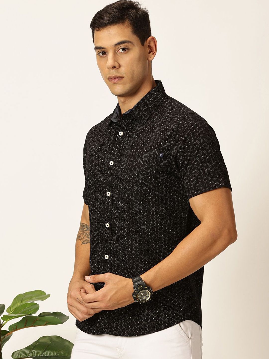 Thomas Scott Men Premium Spread Collar Conversational Printed Cotton Slim Fit Casual Shirt