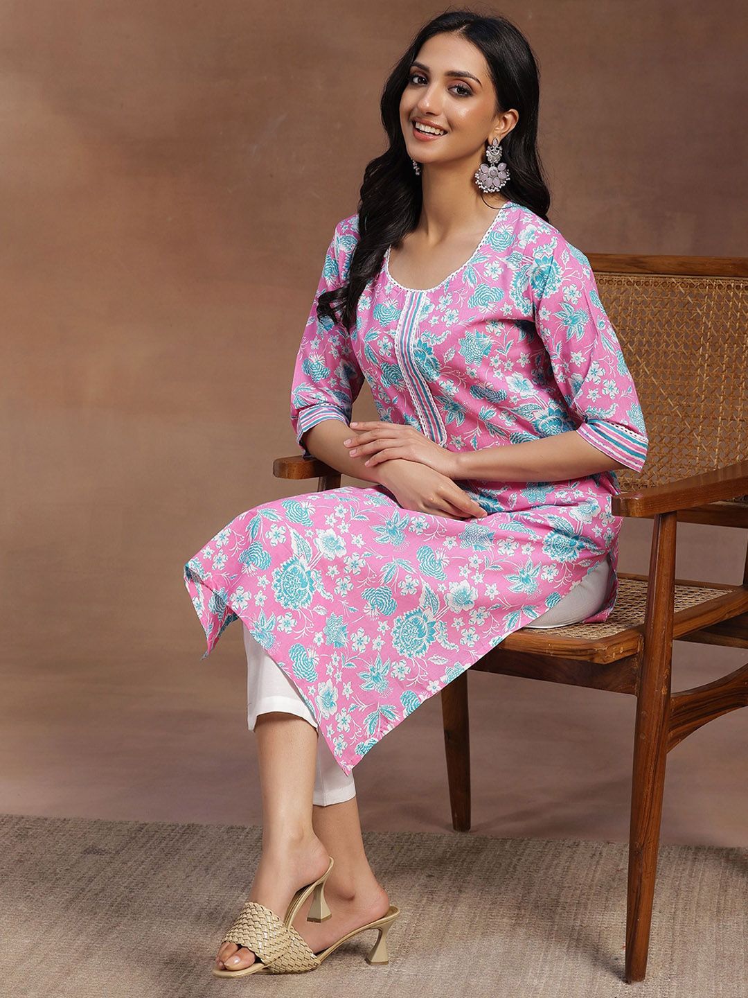 Libas Women Floral Printed Gotta Patti Floral Kurta